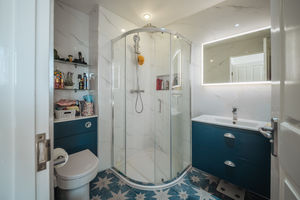Ensuite - bedroom 1- click for photo gallery
